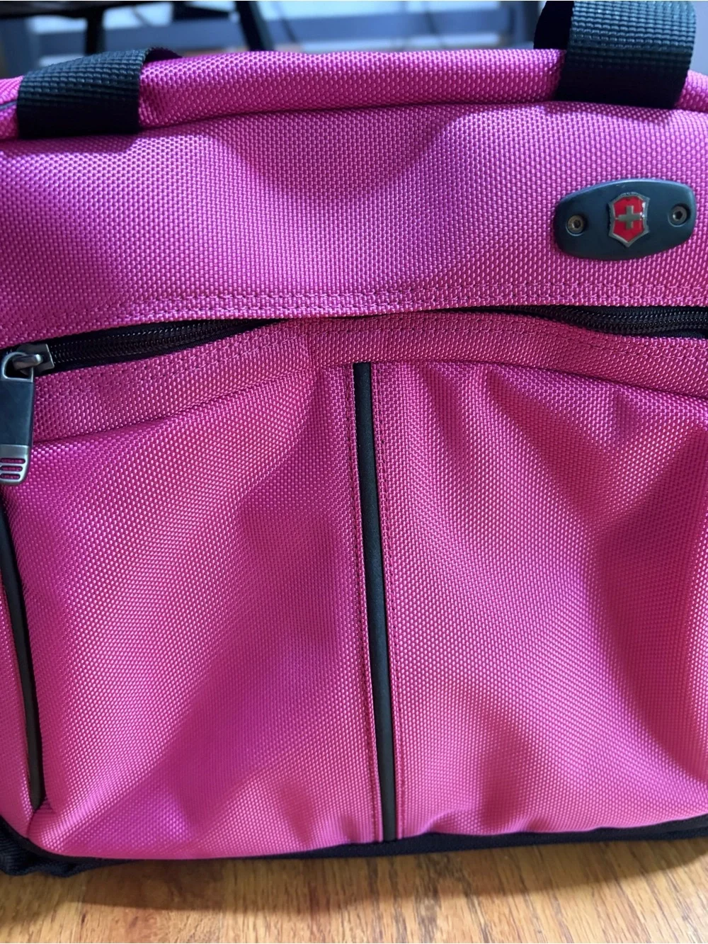 Victorinox Swiss Army Pink Beauty Case NWT Travel Toiletry Bags